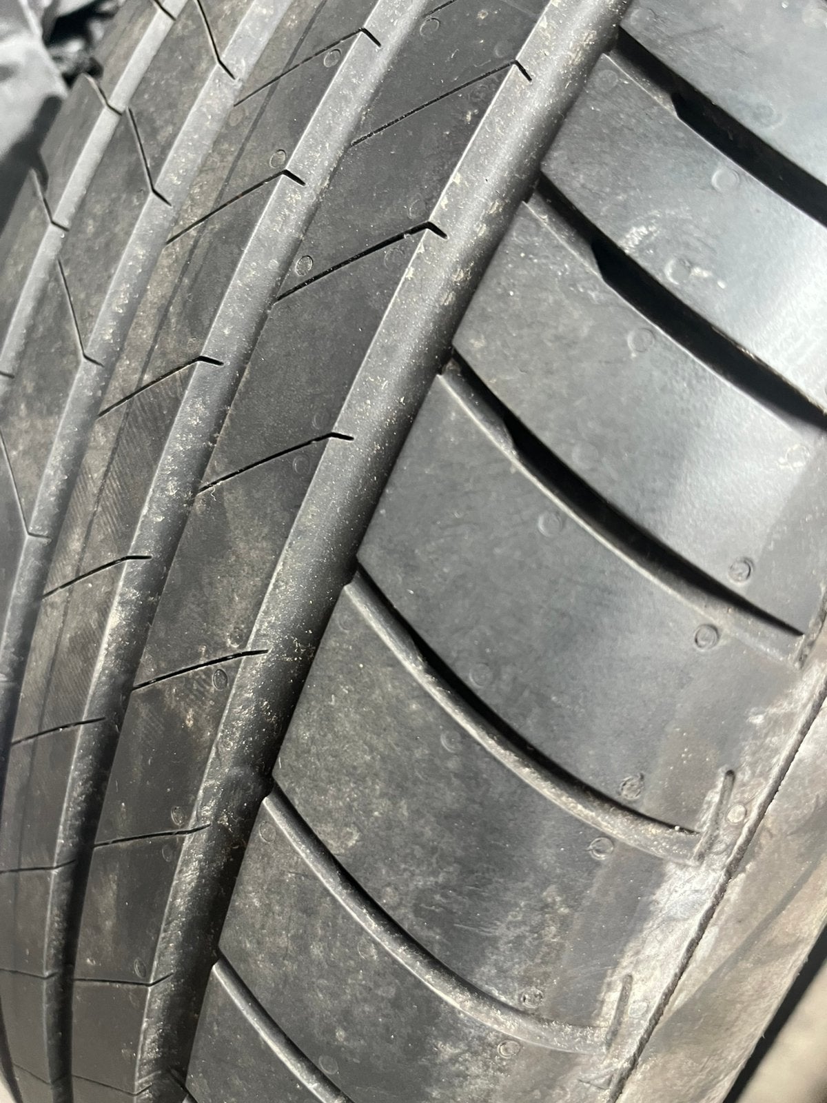 Vends 5 pneus comme neuf, Autos : Divers, Pièces de sport automobile, Enlèvement, Comme neuf
