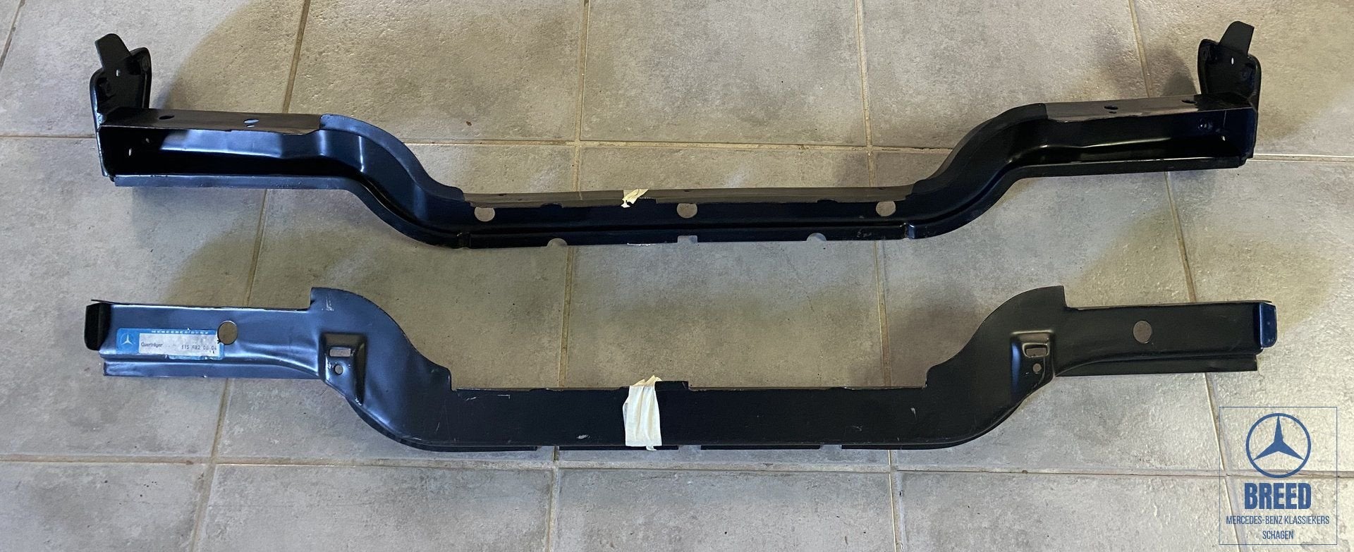 NOS dwarsbalk voorzijde voor Mercedes-Benz W114 W115 /8, Auto-onderdelen, -, Nieuw, Ophalen of Verzenden, Bumper