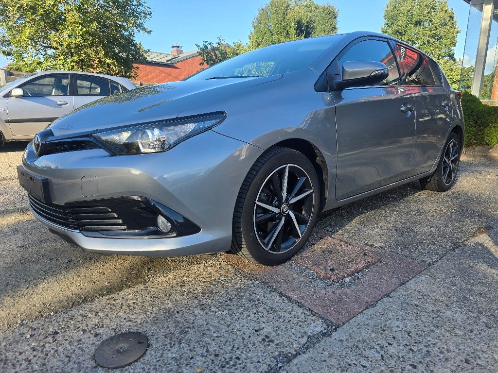 Toyota auris 1.2 benzine bj 2019 44.828 km, Euro 6, Alcantara, https://public.car-pass.be/vhr/144a805e-4abb-425b-97df-14154a526729
