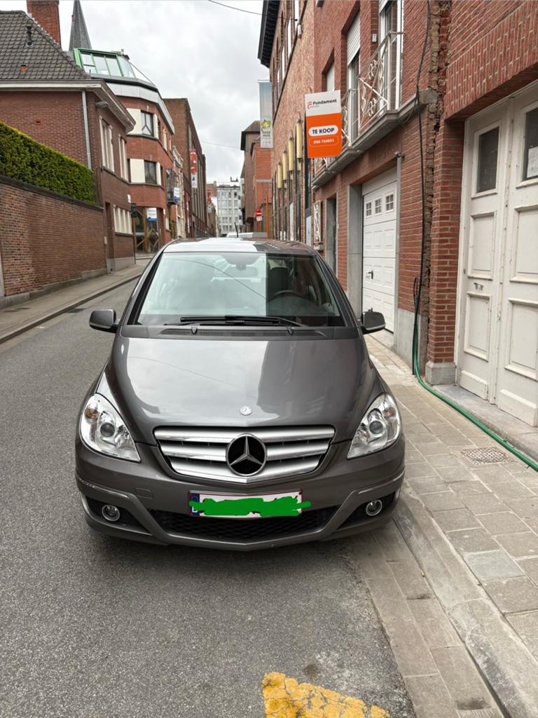Mercedes-Benz B180 CDI ESSENTIAL 2011 net onderhoud + airco, Auto's, Mercedes-Benz, Voorwielaandrijving, Euro 5, 4 cilinders, 715 kg