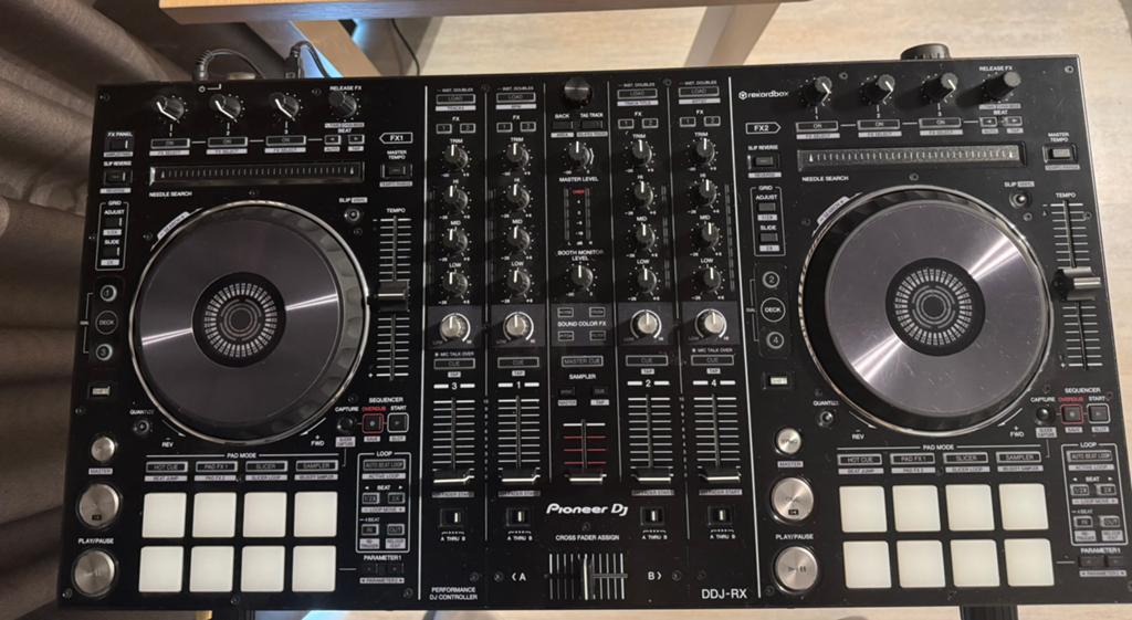 Pioneer DDJ-RX 4-kanaals DJ-controller — Rekordbox, Muziek en Instrumenten, Dj-sets en Draaitafels, Zo goed als nieuw, Pioneer