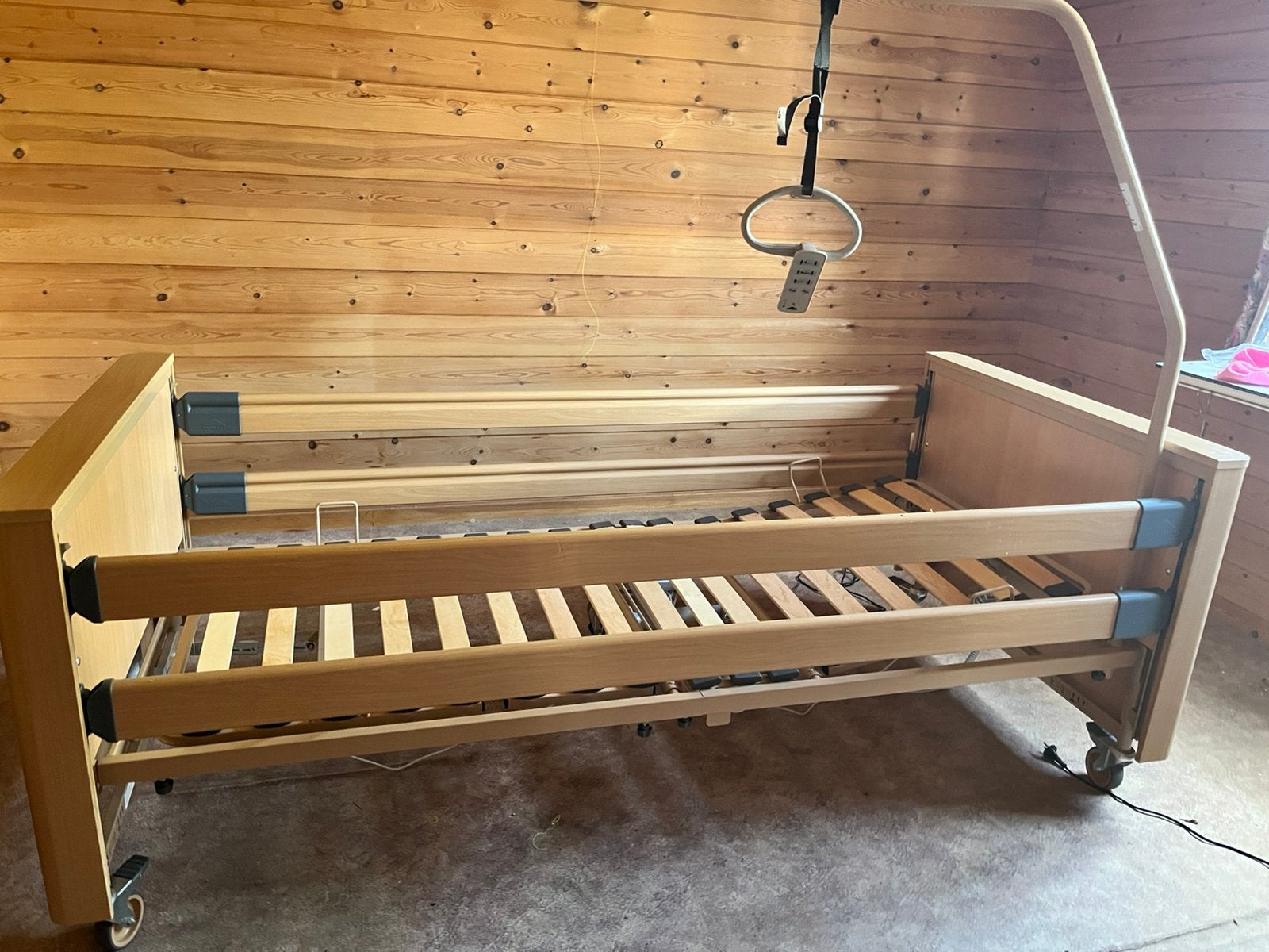Hoog-laag zorgbed Burmeier, Ophalen, Verstelbaar, 90 cm, Eenpersoons