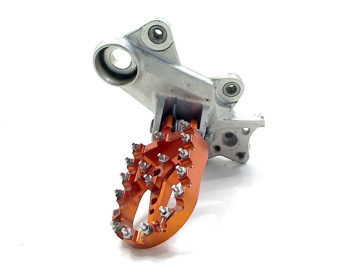 SCHETSPLAAT LINKS VOOR KTM 690 SMC R 2023 (76903038000), Motoren, Dhr. S. di Majo, Gebruikt, Info@cama-motorparts.nl, P.J. Troelstraweg 8 8
3144 CX  MAASSLUIS, NL