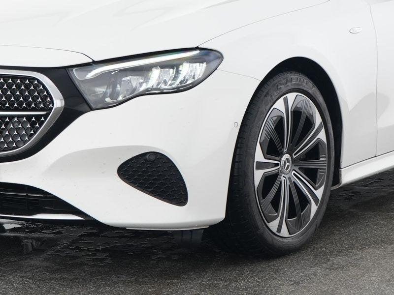 Mercedes-Benz E-klasse 300 e Break Luxury Line | 360 Camer, Auto's, Automaat, Gebruikt, Zwart, Wit
