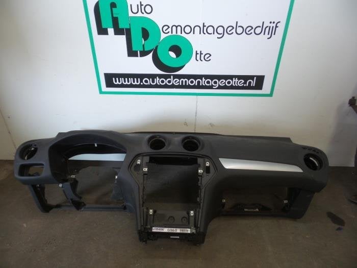 Tableau de bord d'un Ford Mondeo (Mondeo 07-), -, 3 mois de garantie, -, -