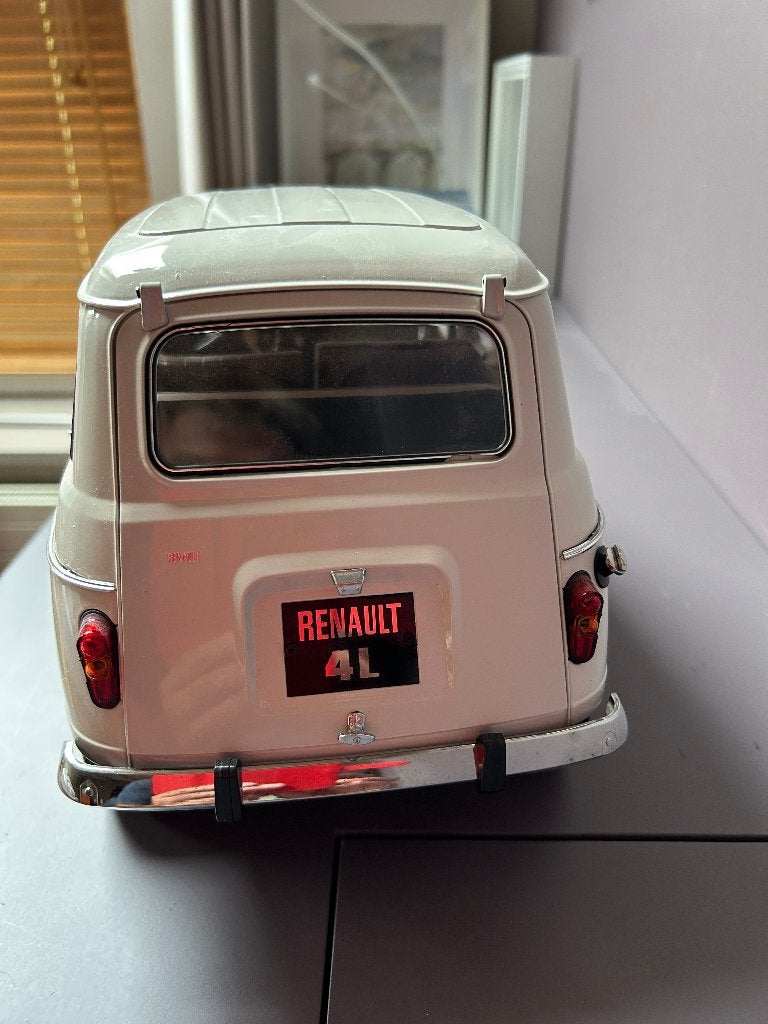 RENAULT 4 1/8e Altaya-montage, Ophalen, Zo goed als nieuw, 1:5 t/m 1:8, Auto