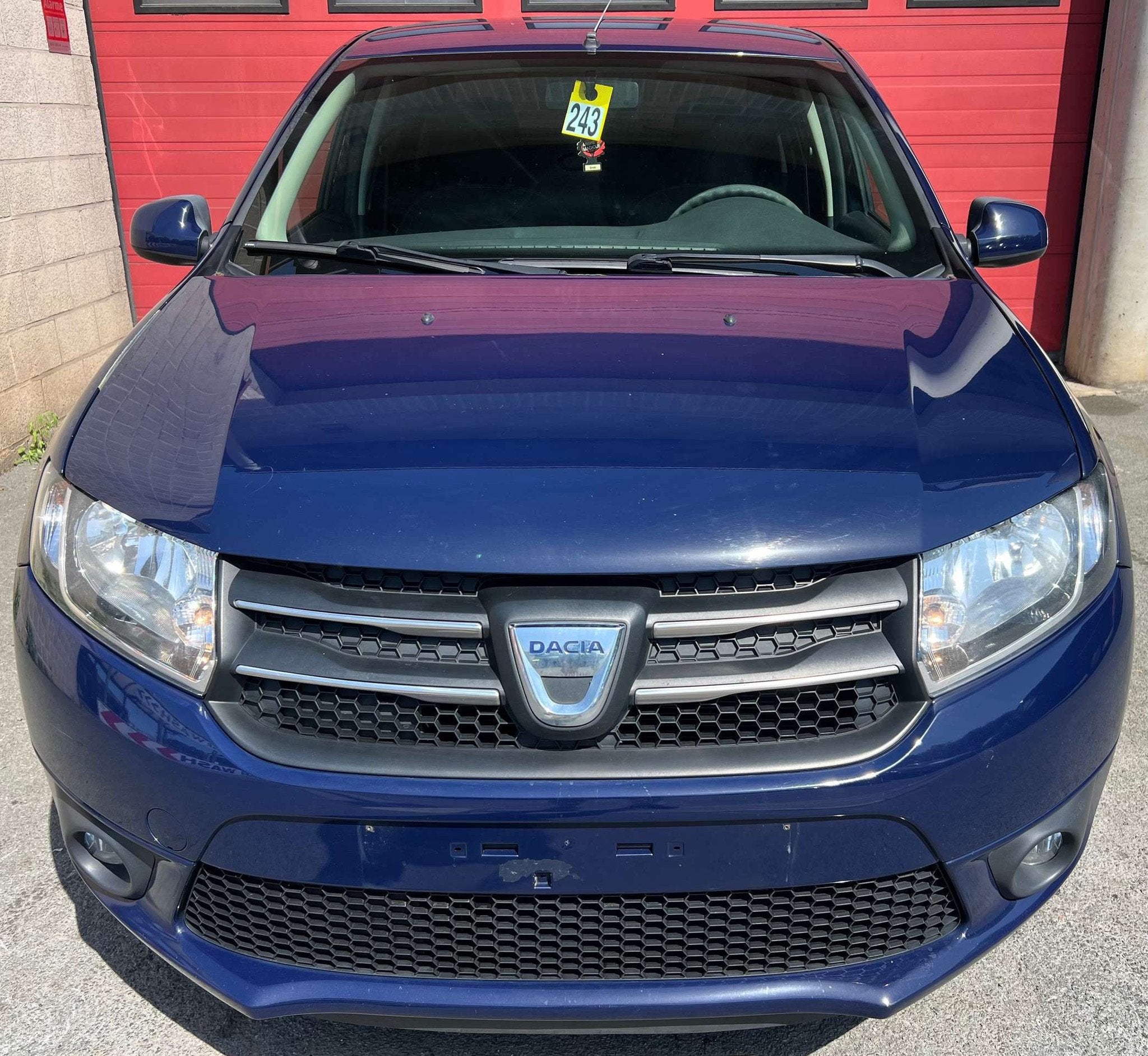 Dacia Logan 1.2i Ambiance + CLIM + CAR-PASS (bj 2013), Auto's, Zwart, 4 cilinders, Logan, Bedrijf
