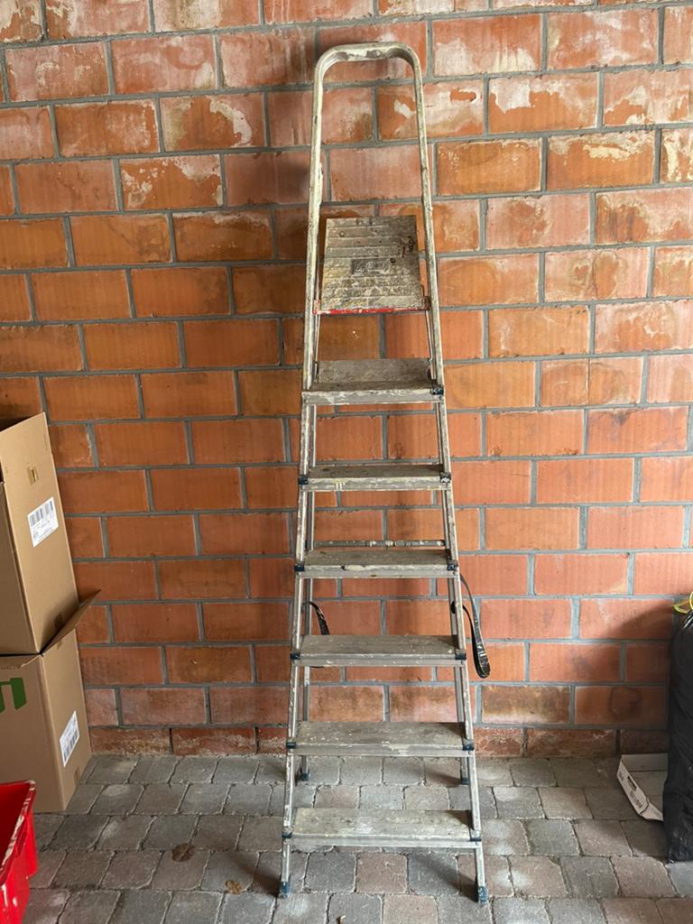 Altrex huishoudtrap Gebruikte trap met 6 treden, Doe-het-zelf en Bouw, Ophalen, Gebruikt, Trap, Opvouwbaar of Inschuifbaar