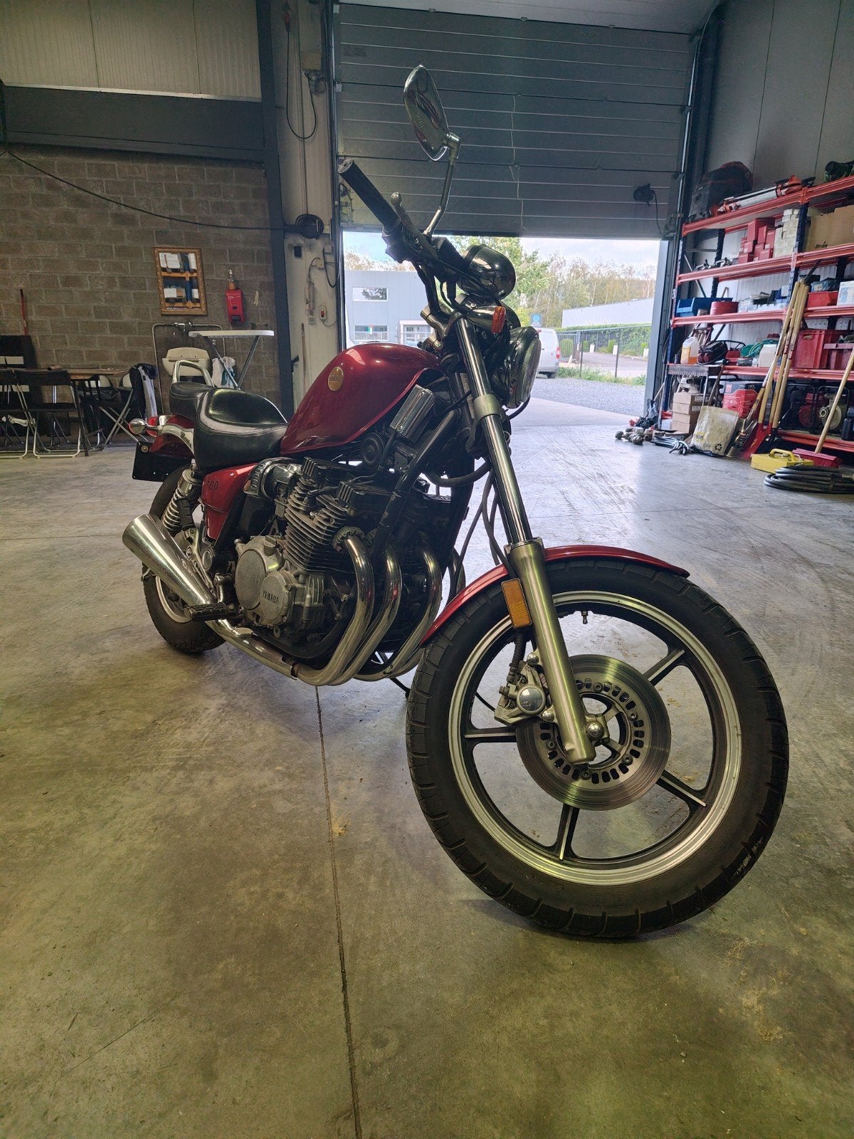 Yamaha XJ700S Oldtimer, Particulier