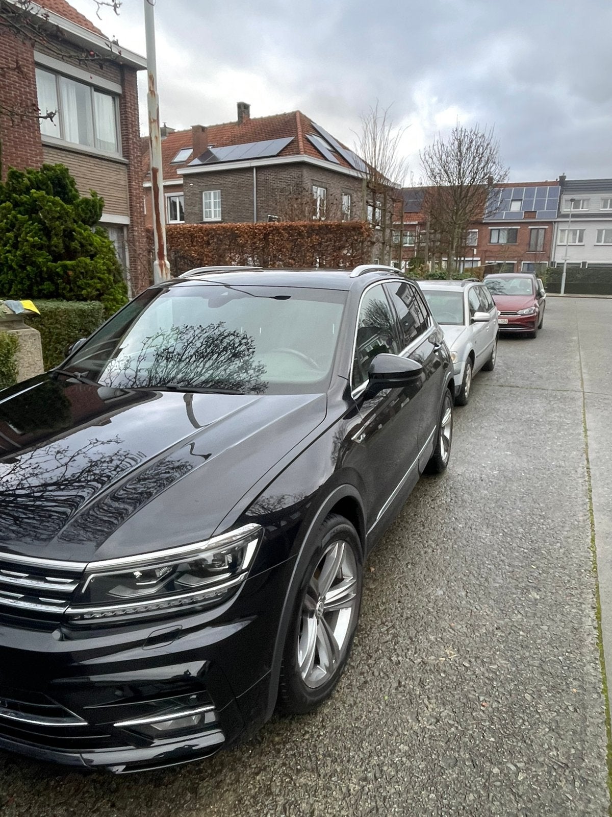 Een proper R line tiguan 2.0 tdi 150 pk euro 6 D, Auto's, Euro 6, Zwart, Leder, Particulier