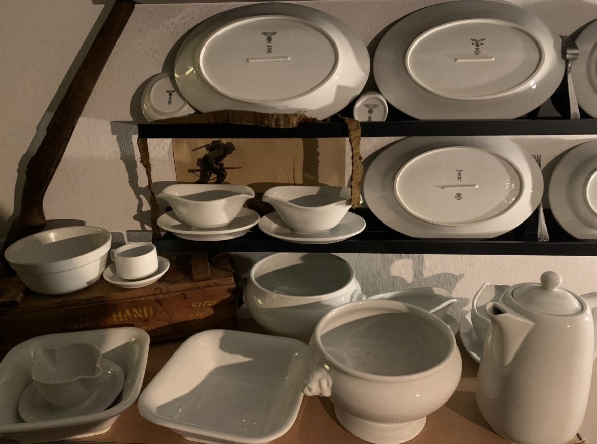 Recherche porcelaine de la Seconde Guerre mondiale, Collections, Enlèvement