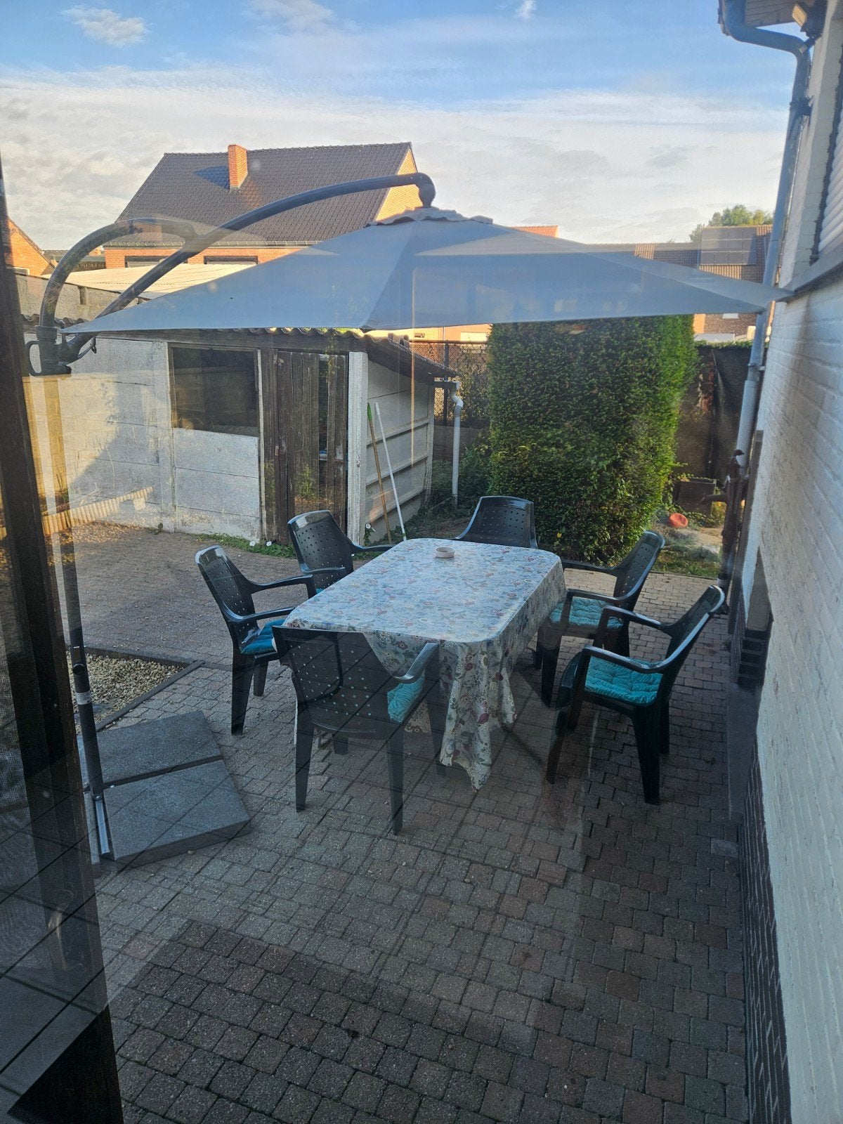 magnifique parasol avec pied et pierre, bonne affaire, Jardin & Terrasse, Enlèvement