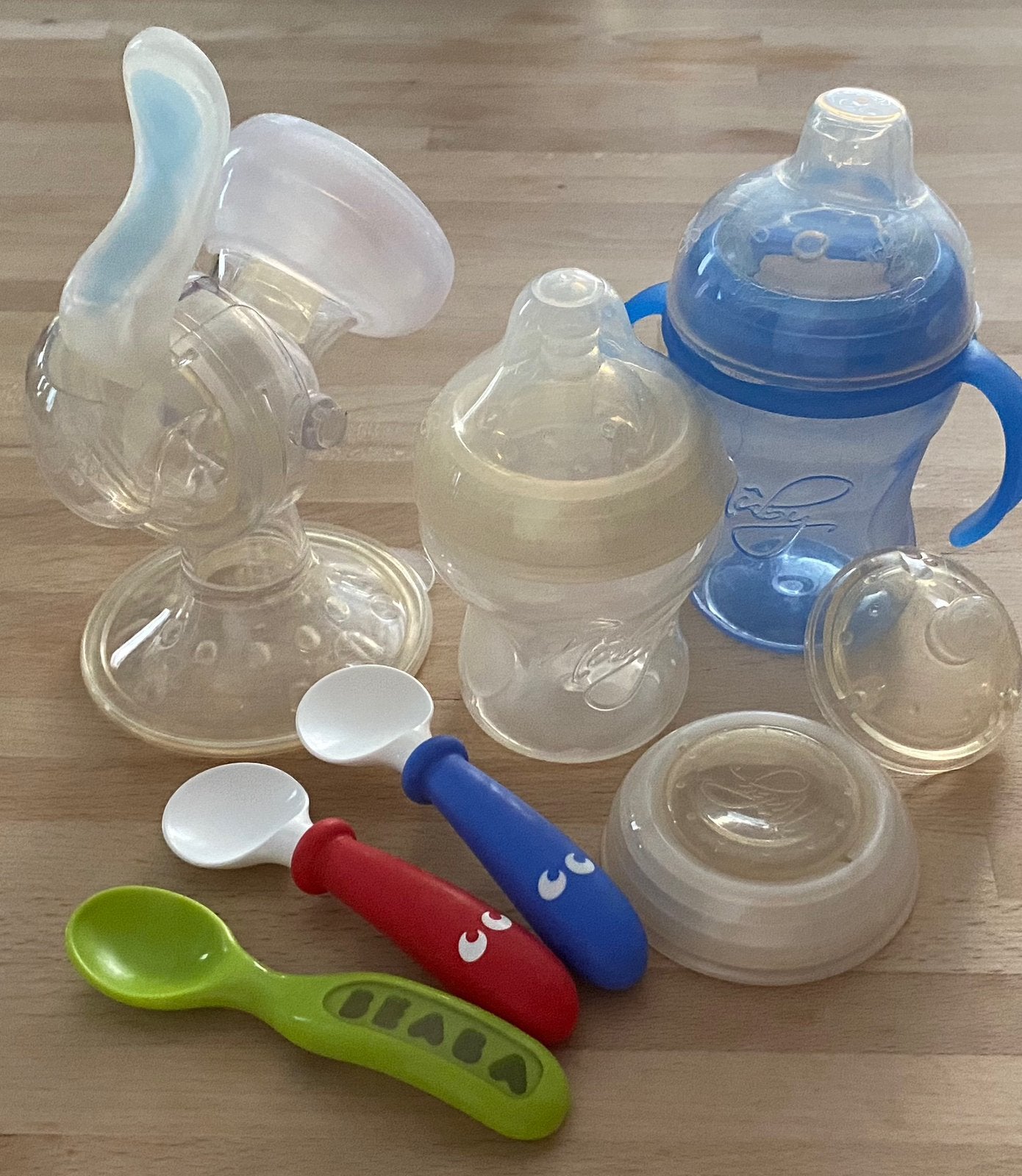 Lot biberons, tire-lait (Nûby),ceuilleres (BabyBjörn, Beaba), Enlèvement, Utilisé, Biberon, Autres marques