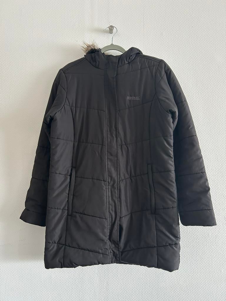Zwarte winterjas Regatta maat 34, Enlèvement ou Envoi, Porté, Taille 34 (XS) ou plus petite, Noir