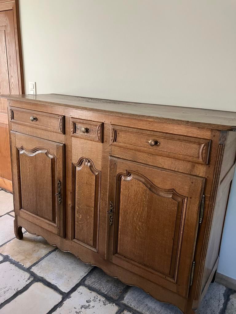 Antieke Franse kast, Ophalen