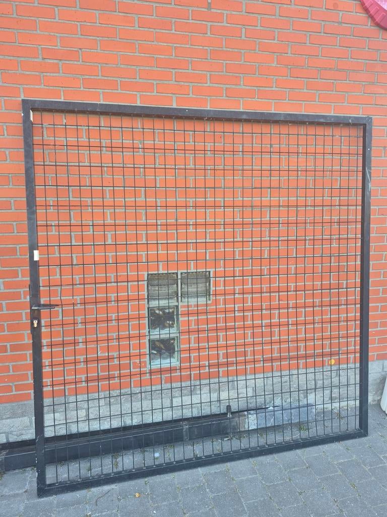 Draaipoorten, Ophalen, Met poort, Gebruikt, Gaashekwerk