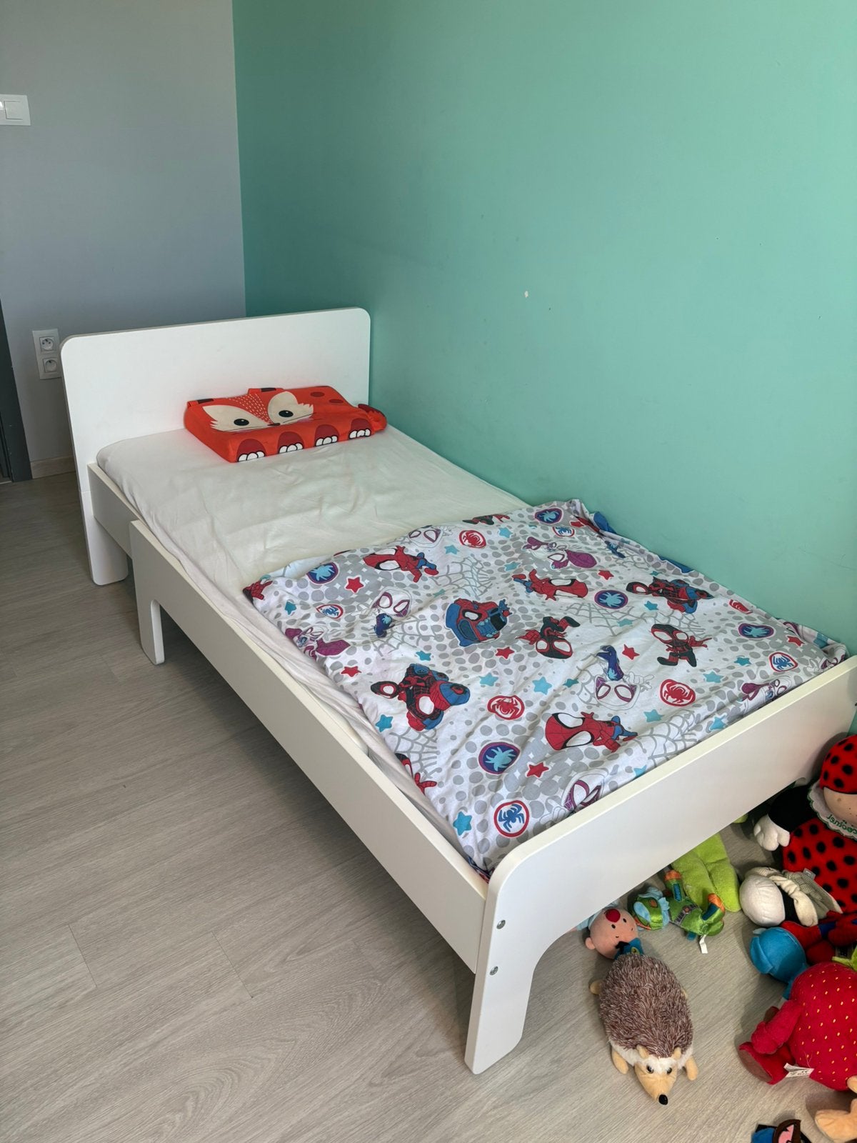 Meegroeibed Ikea met extra zijwand en matras, Kinderen en Baby's, Kinderkamer | Bedden, Ophalen, Zo goed als nieuw, Matras