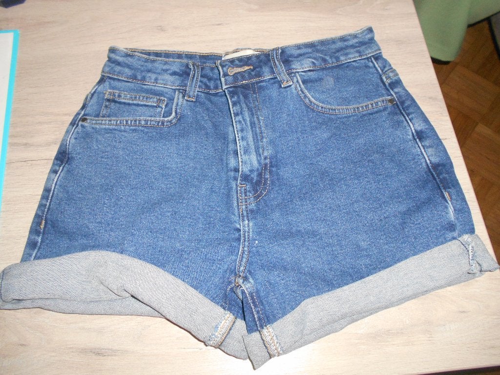 blauwe jeans short maat m, Kleding | Dames, Spijkerbroeken en Jeans, Ophalen of Verzenden, Zo goed als nieuw