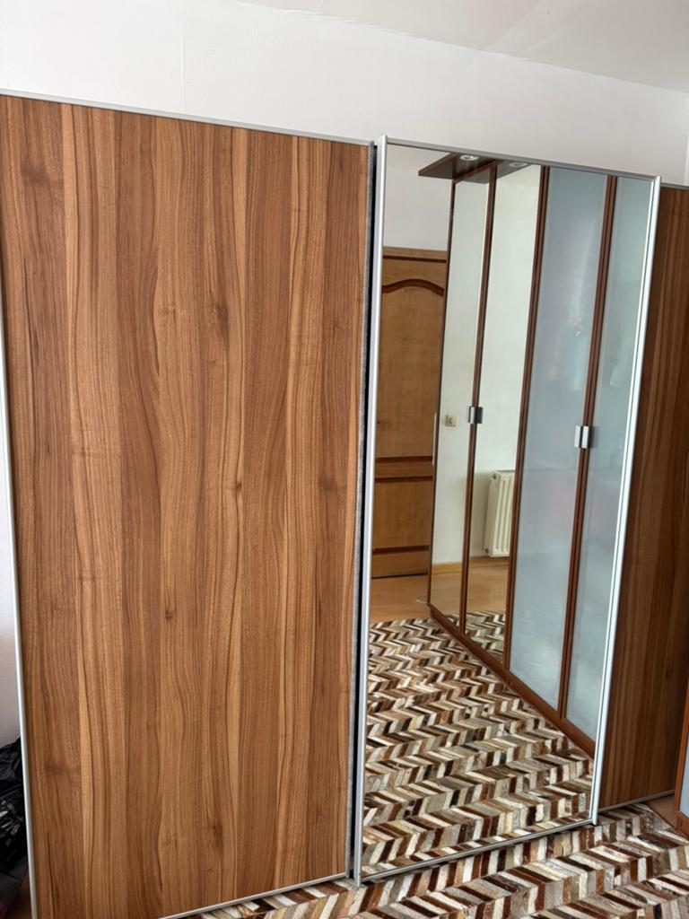 Armoire 3 portes- H 195- W 240, Enlèvement, Utilisé