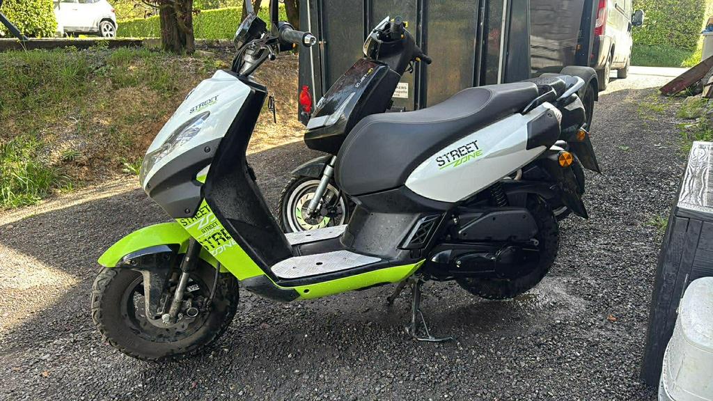 Peugeot kisbee 49cc, Enlèvement, Comme neuf