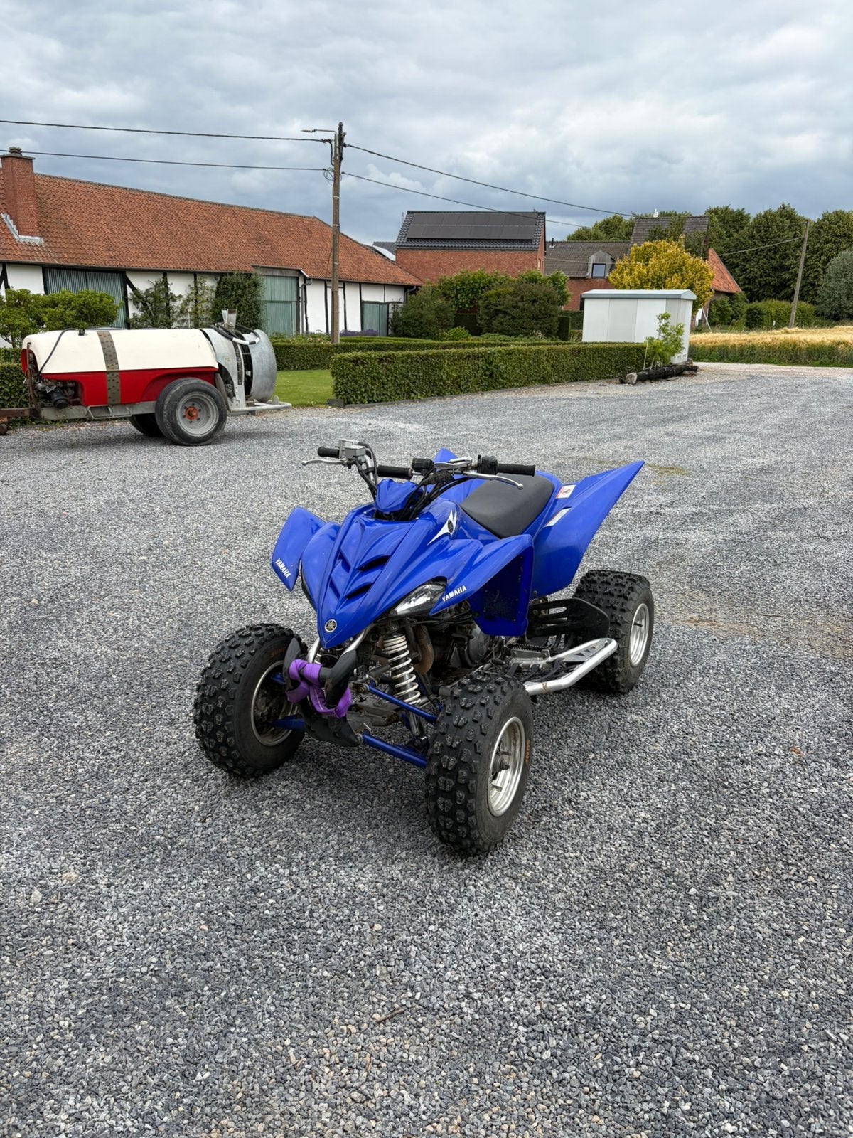 Yamaha raptor 350, Motos