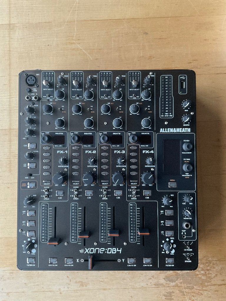 Allen & Heath Xone DB4 + Ploytec REVIVAL, Muziek en Instrumenten, Dj-sets en Draaitafels, Ophalen, Zo goed als nieuw