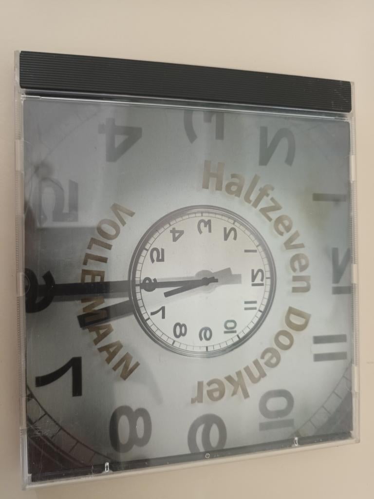 Half zeven donker  volle maan, Ophalen