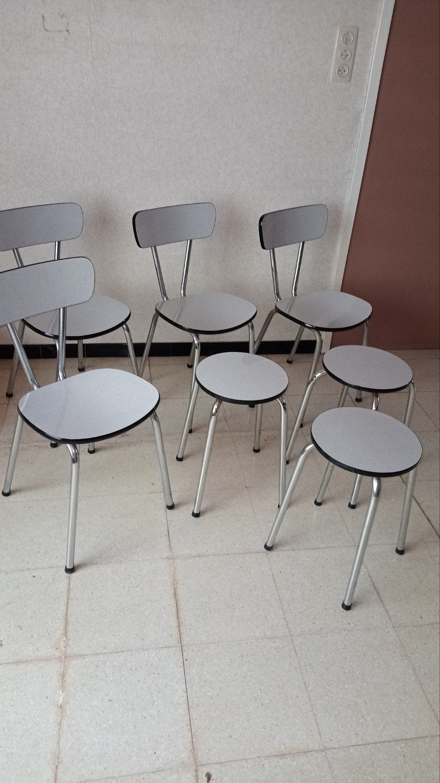 Set Formica stoelen en krukjes, Ophalen