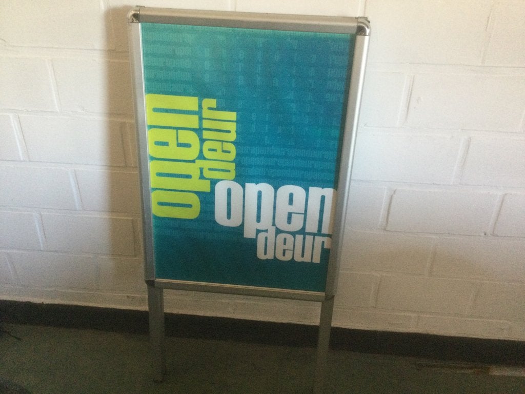 Panneau de trottoir en aluminium, Enlèvement, Utilisé, Panneau publicitaire