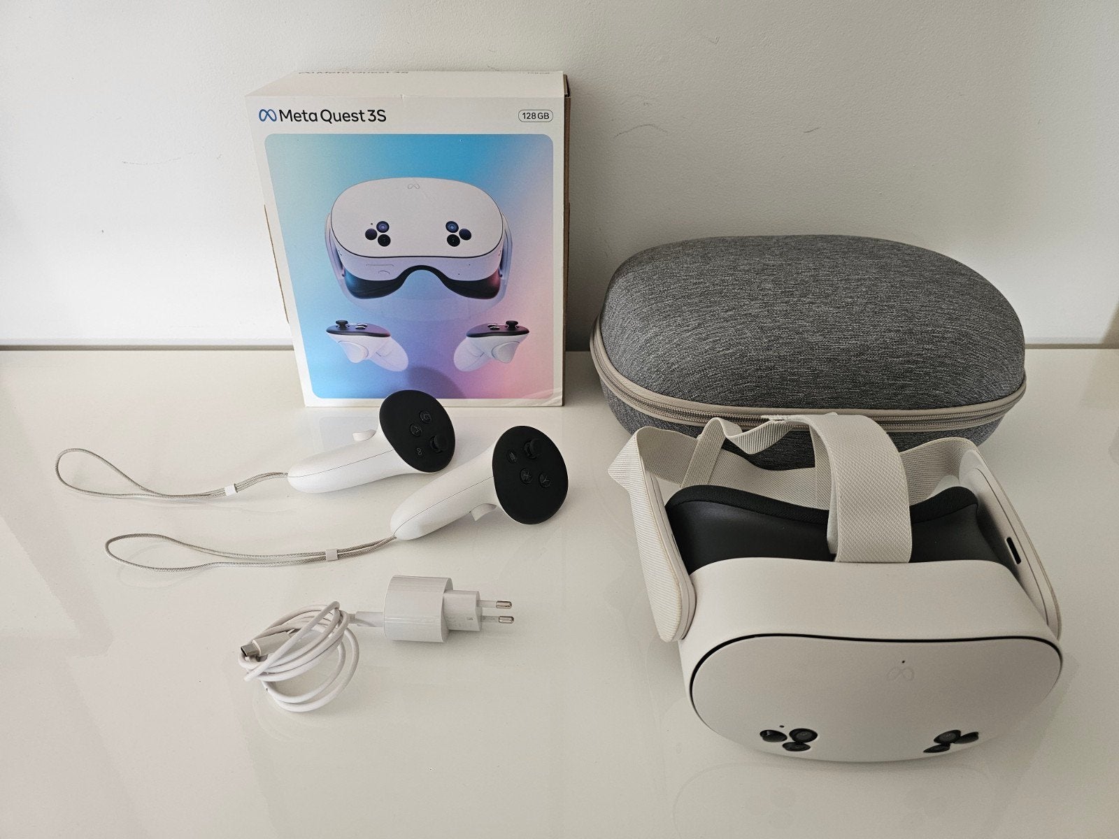Meta Quest 3S VR 128GB met travel case, Games en Spelcomputers, Ophalen of Verzenden, Zo goed als nieuw, VR-bril, Telefoon