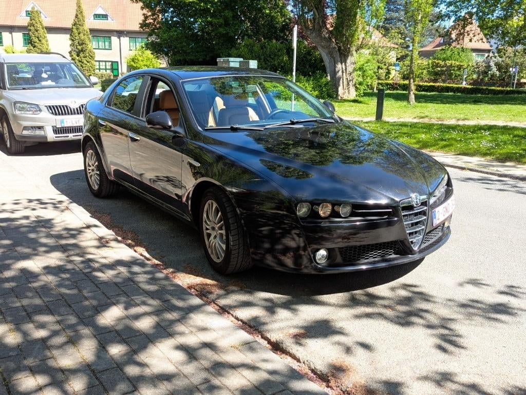 ALFA ROMEO 159 essence euro 4, demande d'immatriculation, Cuir, Achat, Boîte manuelle, Entretenue par le concessionnaire