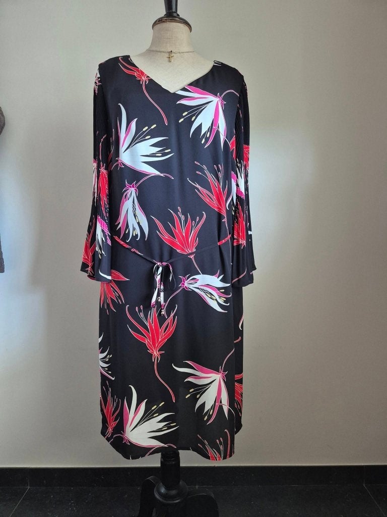 Jurk S.Oliver black label. Maat 38, Kleding | Dames, Jurken, S.Oliver black label, Ophalen of Verzenden, Zo goed als nieuw, Maat 38/40 (M)