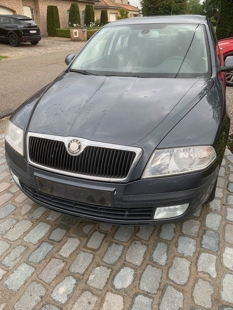 SKODA OCTAVIA SEDAN 2008, Autos, Skoda, Achat, Attache-remorque, Boîte manuelle, Autres couleurs
