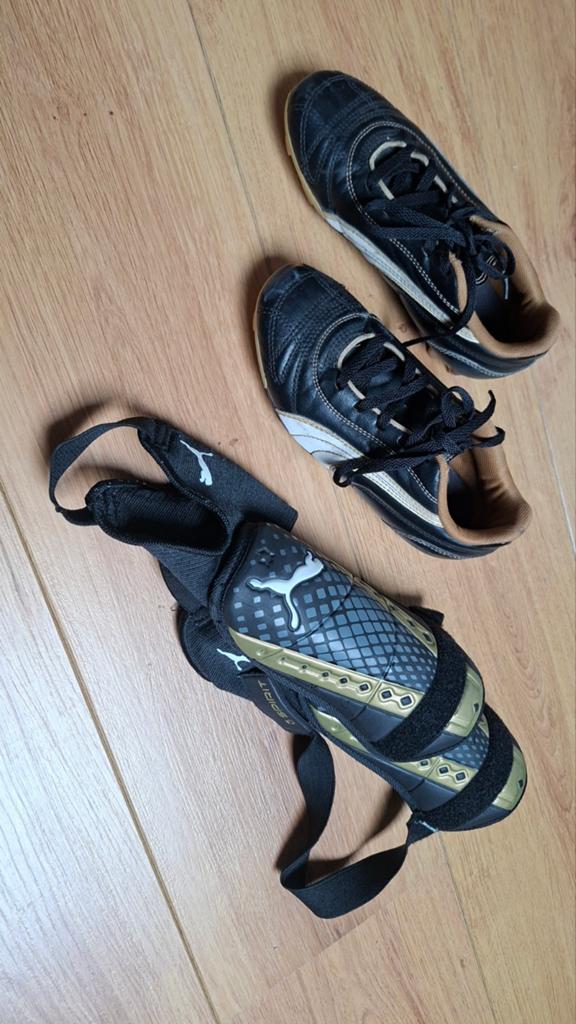 Voetbalschoenen puma maat 33 en scheenbeschermers maat M, Sport en Fitness, Ophalen, Gebruikt, Schoenen