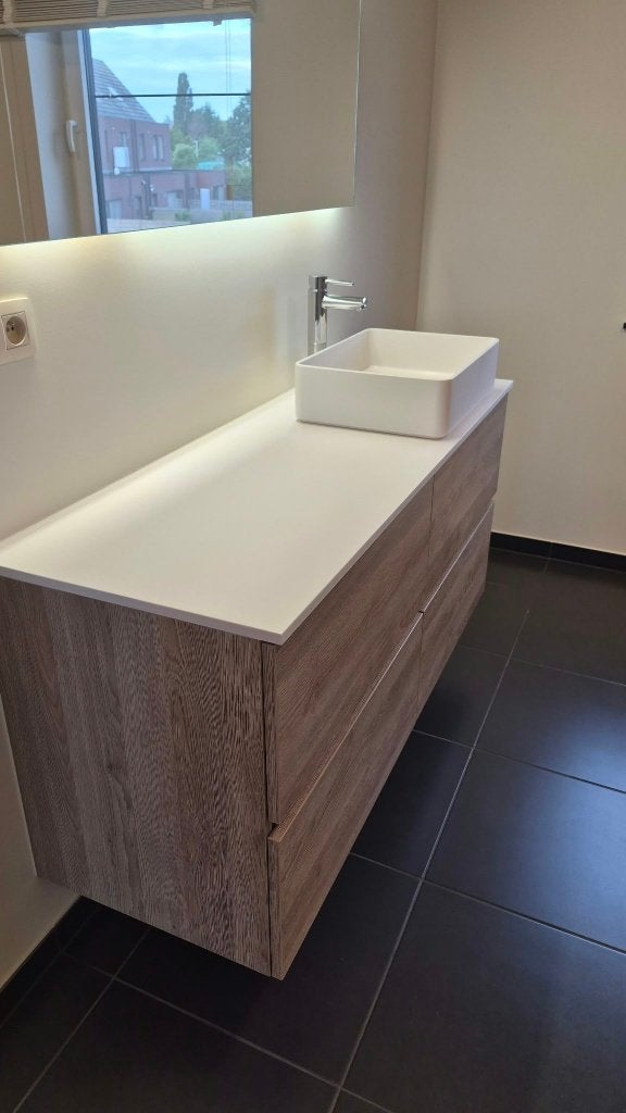 Modern zwevend badkamermeubel met opzetwaskom en kraan, Ophalen, 100 tot 150 cm, Zo goed als nieuw, Minder dan 100 cm