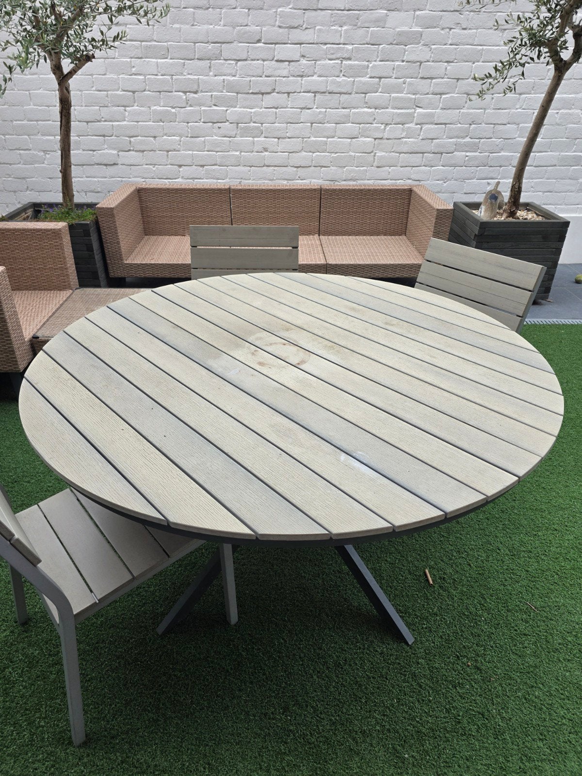 tuintafel rond 140 cm - 6 personen - grijs, Tuin en Terras, Ophalen, Overige materialen, Gebruikt, Eettafel