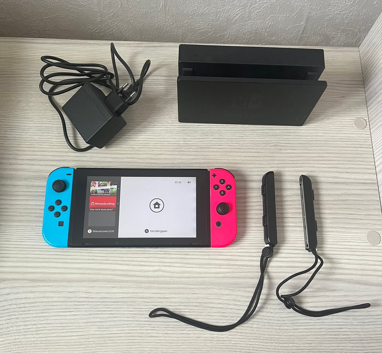 Nintendo Switch V1, Games en Spelcomputers, Spelcomputers | Nintendo Switch, Ophalen, Gebruikt, Met 2 controllers, Switch Original