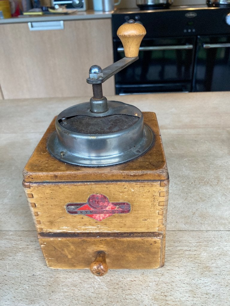 Koffiemolen, Enlèvement