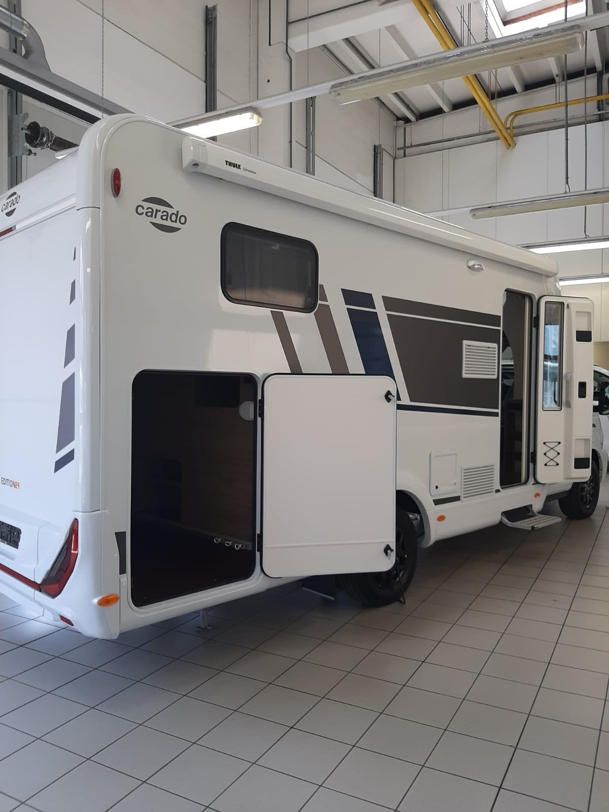 Carado T338 camper - jaar 2023, Caravans en Kamperen, Automaat, Ford, 6 tot 7 meter, Particulier
