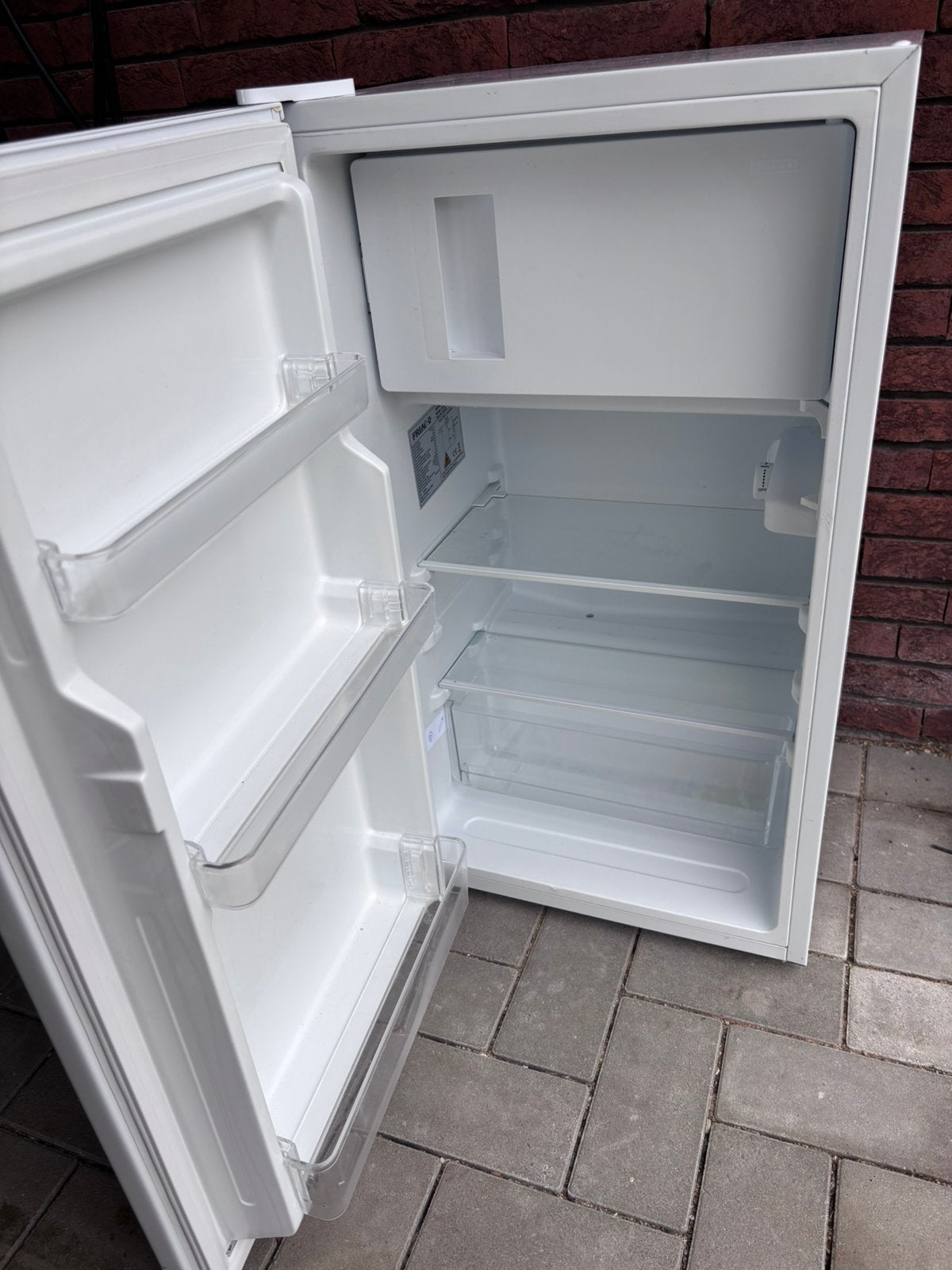 Friac tafelmodel frigo en diepvriesvak, Elektronische apparatuur, Ophalen, Gebruikt, Met vriesvak