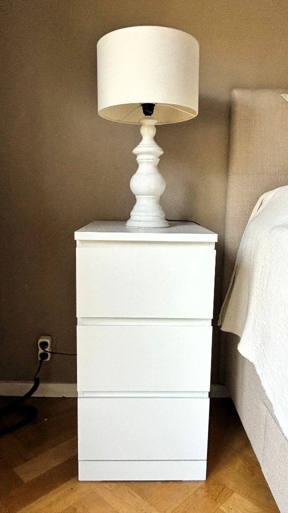 Petite commode IKEA MALM blanche - État neuf -, 3 ou 4 tiroirs, Enlèvement, Comme neuf
