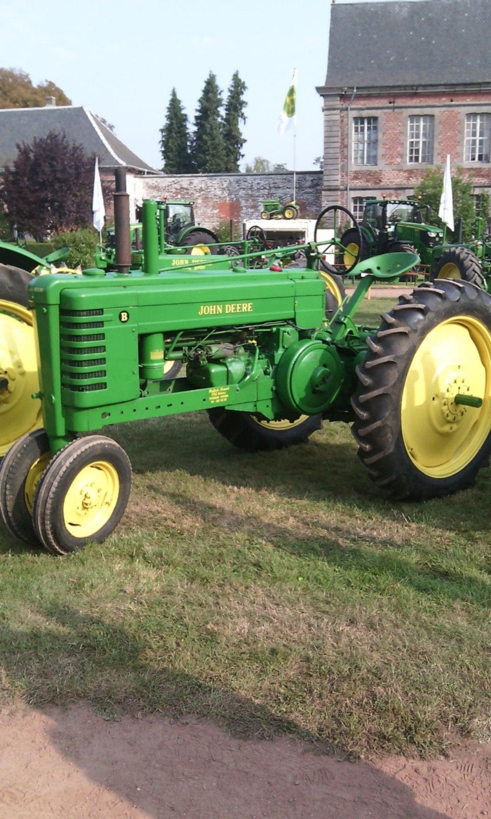 John deere Oldtimer row-crop model B de 1942
essence et pétr, Articles professionnels, John Deere, Jusqu'à 2500, Jusqu'à 80 ch