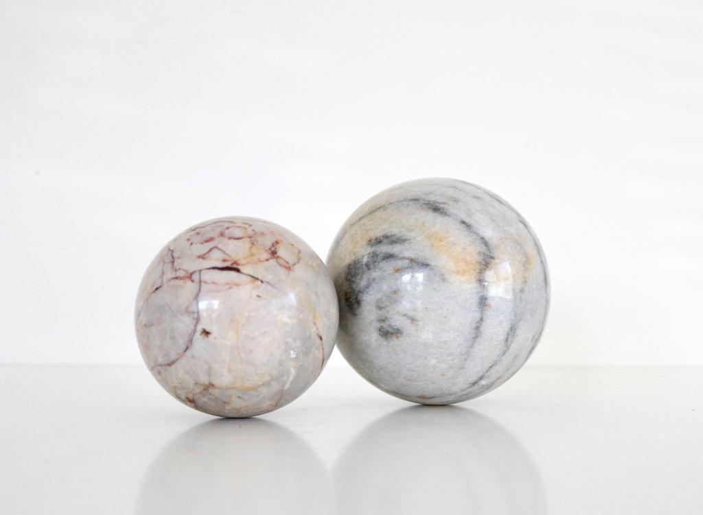 2 zware decoratieve bollen van marmer - Vintage deco, Ophalen