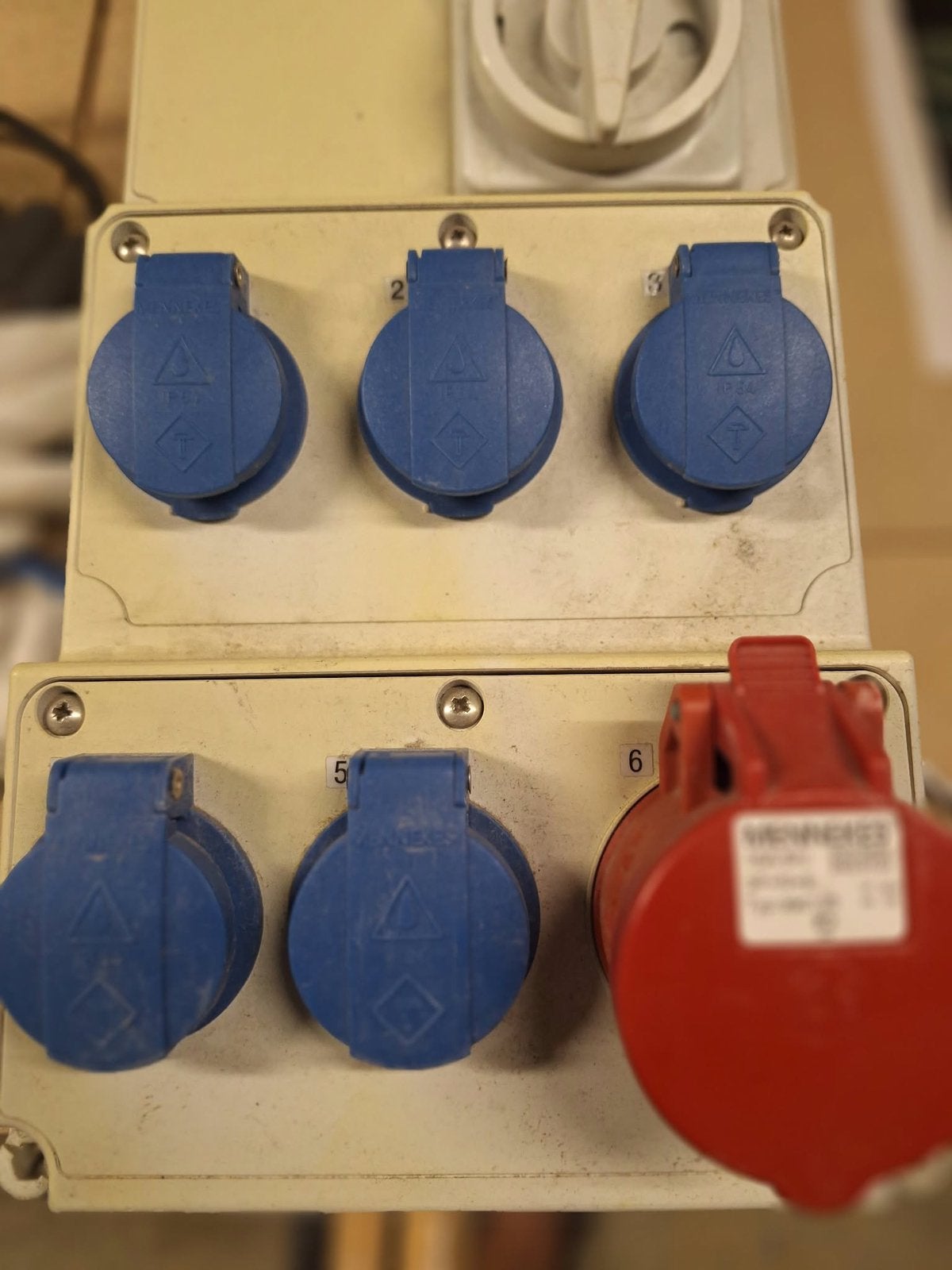 Werfkast, Doe-het-zelf en Bouw, Ophalen, Gebruikt