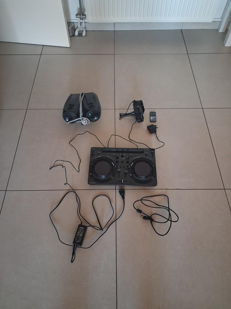 Dj materiaal, Ophalen