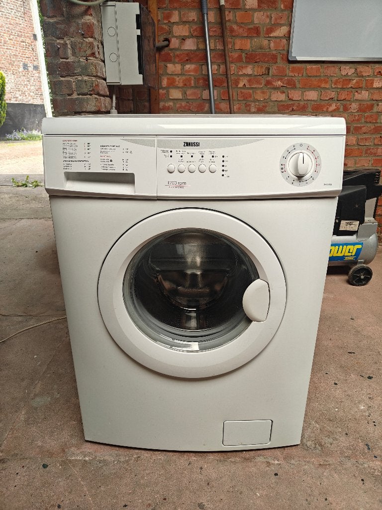 Machine à laver Zanussi 5 kg, Electroménager, Lave-linge, 85 à 90 cm, 4 à 6 kg, Chargeur frontal, Enlèvement