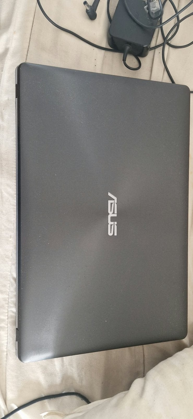 Laptop asus f550l linux mint, Computers en Software, Ophalen, Zo goed als nieuw