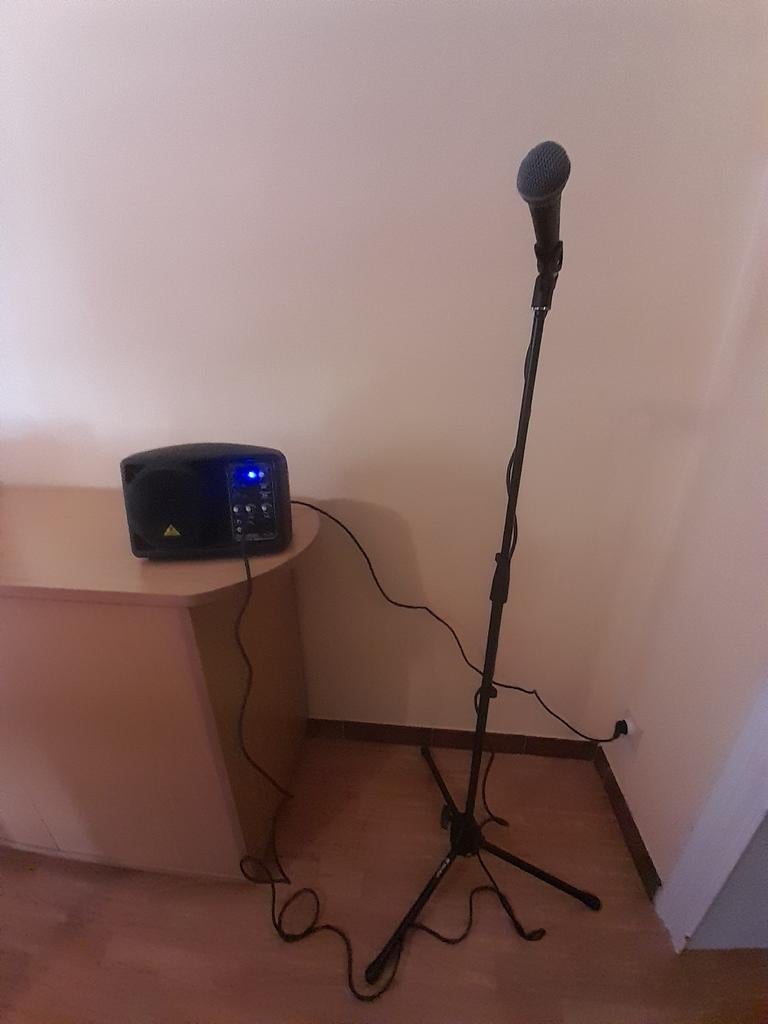 Microfoon in statief met bijhorende box, Ophalen, Zo goed als nieuw, Zangmicrofoon