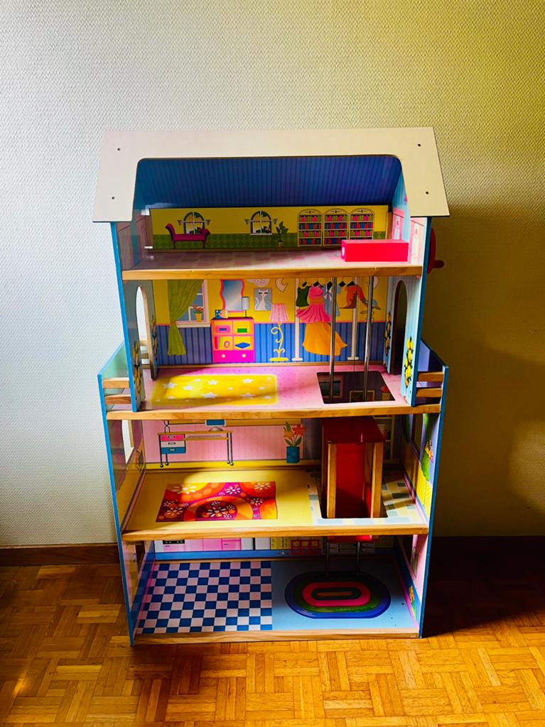 Houten (barbie)poppenhuis, Enfants & Bébés, Jouets | Maisons de poupées, Enlèvement, Utilisé, Maison de poupées