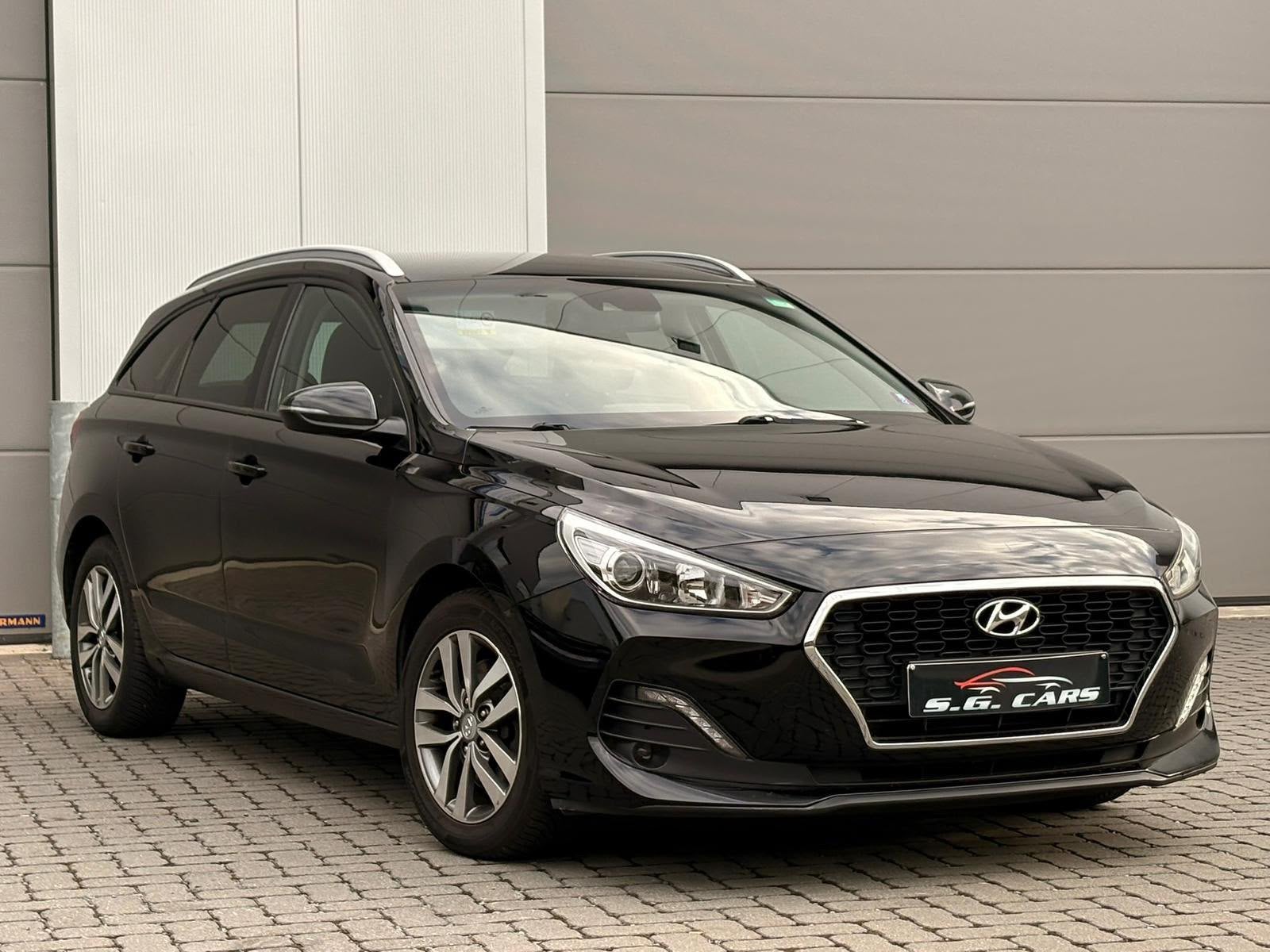 HYUNDAI I30 2018 BENZINE 1.0 153.000KM EURO6B, Auto's, Voorwielaandrijving, Stof, Zwart, Bedrijf